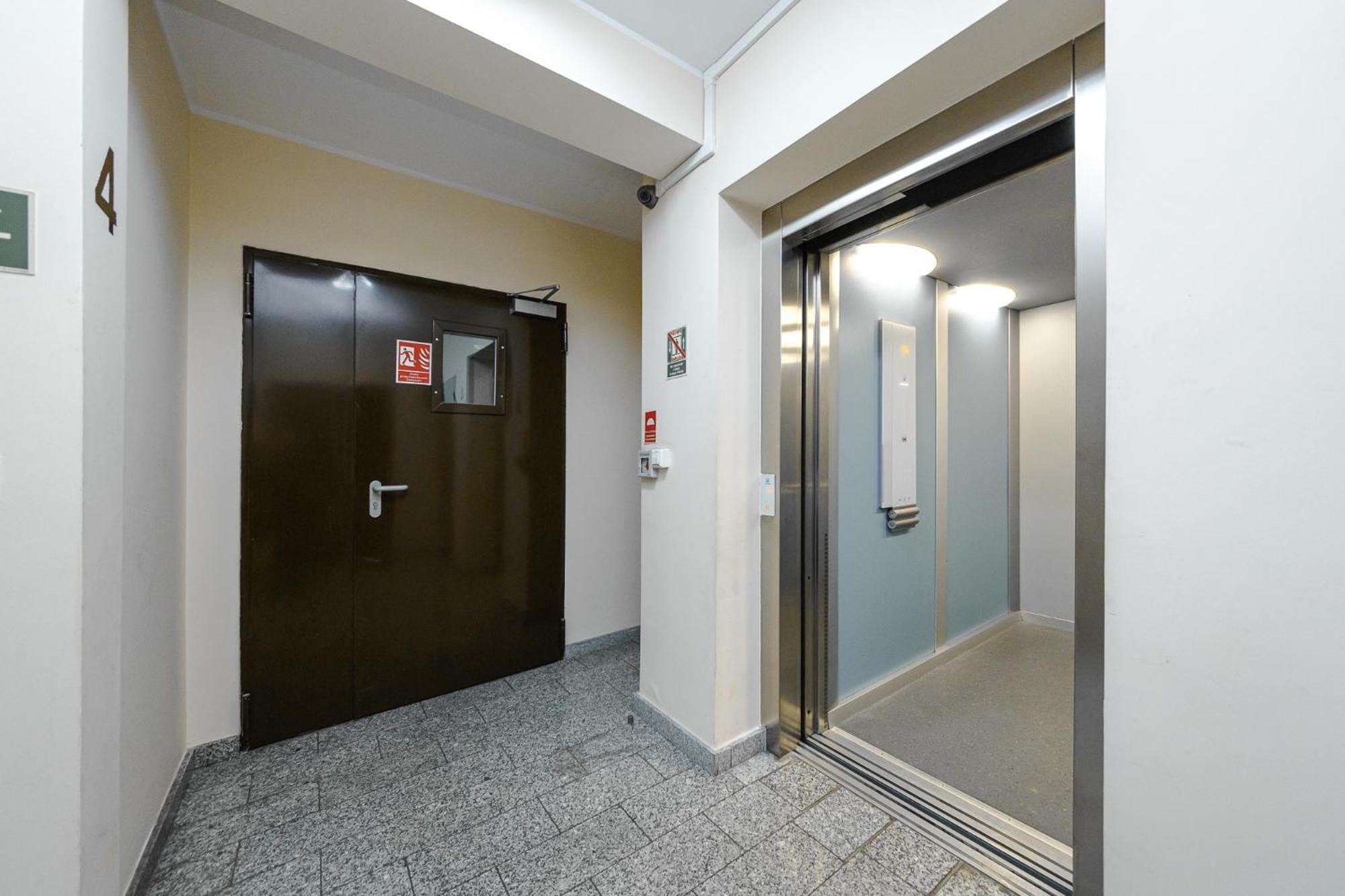 Aura Apartment Вроцлав Екстериор снимка